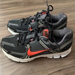 Nike Vomero 5 men’s 6/womens 7.5
